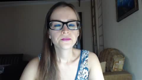 Snapshot of evangeline06 chatting on 09/26/25, 08:40 YourMistress online show from 09/26/25, 08:40