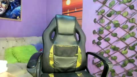 evangely15_ online show from 11/23/25, 12:16