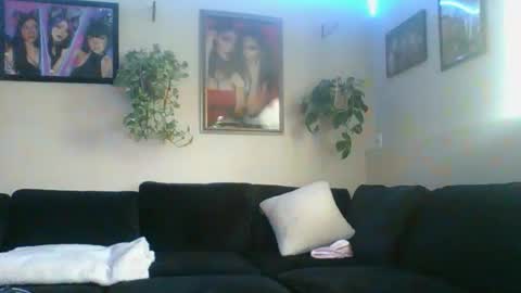 evanschris2048 online show from 11/20/25, 08:41