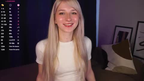 Snapshot of evaqt chatting on 09/26/25, 07:34 Eva online show from 09/26/25, 07:34