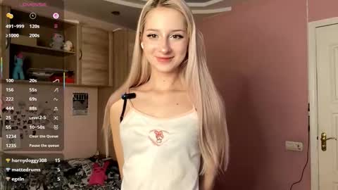 Eva online show from 10/17/25, 07:11