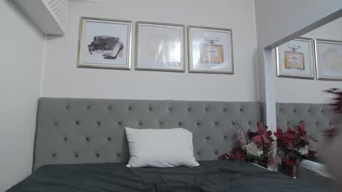 Snapshot of evaray_ chatting on 10/04/25, 04:38 Eva online show from 10/04/25, 04:38