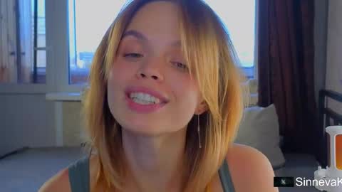 Snapshot of evasinn_ chatting on 10/03/25, 01:52 Eva online show from 10/03/25, 01:52