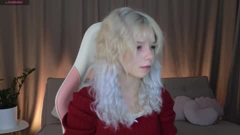 Snapshot of evasway chatting on 10/21/25, 12:28 Eva online show from 10/21/25, 12:28