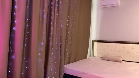 Eva online show from 10/27/25, 10:08