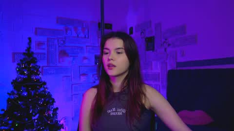 Snapshot of evathopson chatting on 01/18/25, 01:29 Eva next stream - - 1600 UTC2000 online show from 01/18/25, 01:29