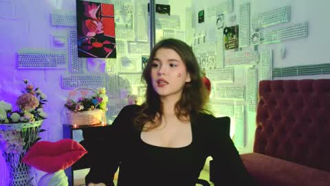 Snapshot of evathopson chatting on 02/14/25, 03:05 Eva next stream - - 1600 UTC2000 online show from 02/14/25, 03:05