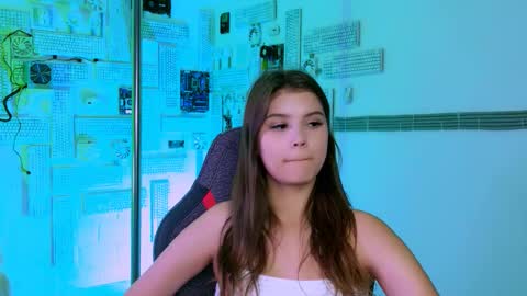 Snapshot of evathopson chatting on 09/30/25, 11:04 Eva next stream - - 1600 UTC2000 online show from 09/30/25, 11:04