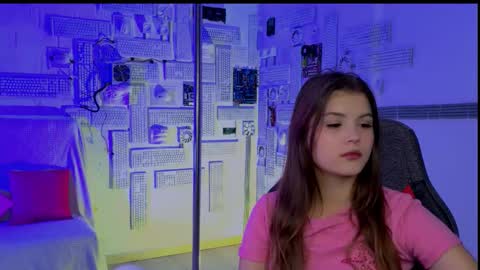 Snapshot of evathopson chatting on 10/02/25, 10:33 Eva next stream - - 1600 UTC2000 online show from 10/02/25, 10:33