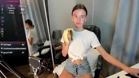 Snapshot of evatoniz chatting on 11/09/25, 01:59 Eva online show from 11/09/25, 01:59