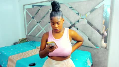 Eva And Emmanuel online show from 11/01/25, 01:02