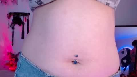 Eve Blue  friends. IG eve blue77 TW EveBlue 1 OF eveblue7 online show from 11/10/25, 12:31