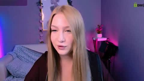 Snapshot of eve_grays chatting on 10/17/25, 07:27 eve_grays online show from 10/17/25, 07:27