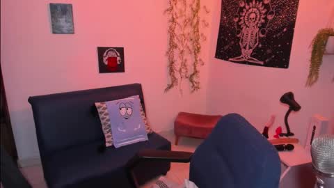 Snapshot of evee_uwu chatting on 11/14/25, 08:29 Eve Jane online show from 11/14/25, 08:29