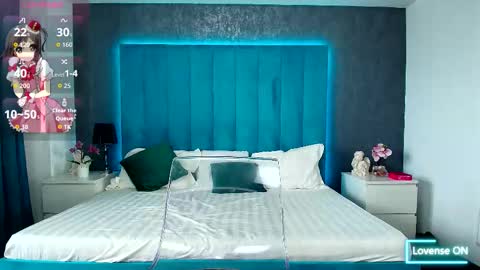 eveeevian online show from 11/11/25, 09:53