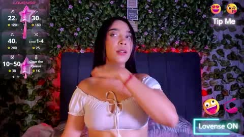 E V E L I N online show from 10/01/25, 08:15