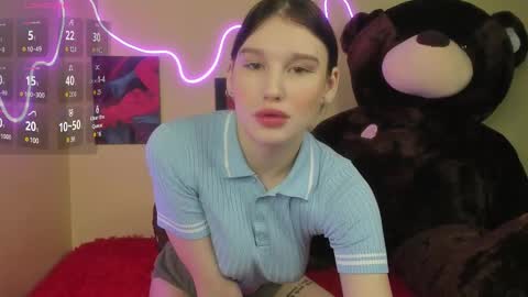 Snapshot of evelinalu chatting on 02/08/25, 01:43 Evelina online show from 02/08/25, 01:43