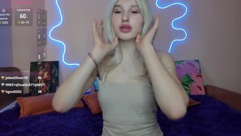 Snapshot of evelinalu chatting on 02/26/25, 05:42 Evelina online show from 02/26/25, 05:42