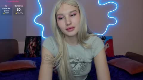 Snapshot of evelinalu chatting on 03/12/25, 01:14 Evelina online show from 03/12/25, 01:14