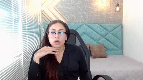 Snapshot of eveline_figeroa chatting on 02/21/25, 07:54 Eveline online show from 02/21/25, 07:54