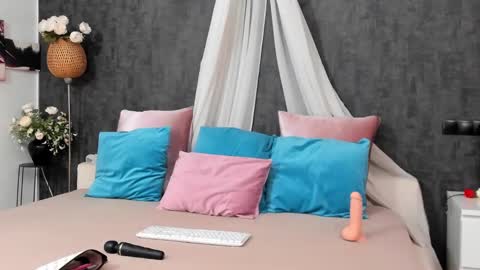 evellynereys online show from 12/31/24, 07:10