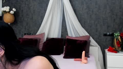 evellynereys online show from 02/05/25, 04:27