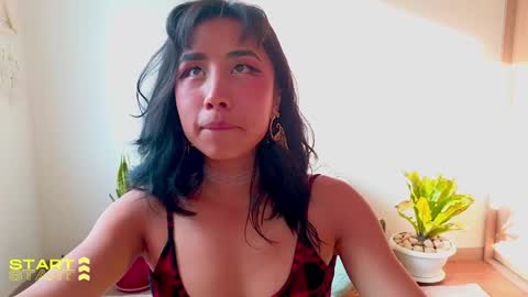 Snapshot of evelyn_chelle chatting on 01/16/25, 09:40 Im Eve or Chelle Next Stream 191224 online show from 01/16/25, 09:40
