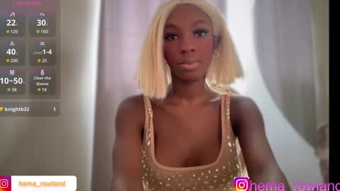 Snapshot of evelyn_jhonson3 chatting on 12/11/24, 12:55 E V E L Y N online show from 12/11/24, 12:55