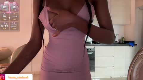 Snapshot of evelyn_jhonson3 chatting on 01/30/25, 12:48 E V E L Y N online show from 01/30/25, 12:48