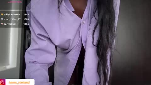 Snapshot of evelyn_jhonson3 chatting on 03/05/25, 03:07 E V E L Y N online show from 03/05/25, 03:07