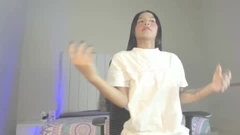 Snapshot of evelyn_jones__ chatting on 09/12/25, 04:01 evelyn_jones__ online show from 09/12/25, 04:01