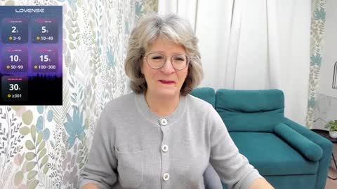 Snapshot of evelynblissful chatting on 12/10/24, 05:07 Evelyn online show from 12/10/24, 05:07