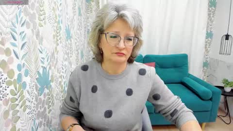 Snapshot of evelynblissful chatting on 02/11/25, 05:47 Evelyn online show from 02/11/25, 05:47
