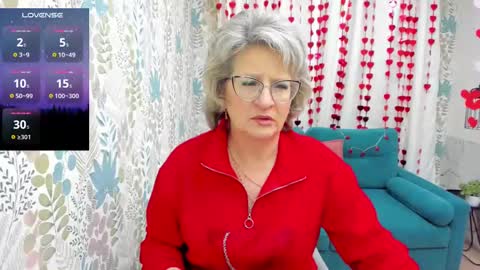 Snapshot of evelynblissful chatting on 02/17/25, 06:31 Evelyn online show from 02/17/25, 06:31