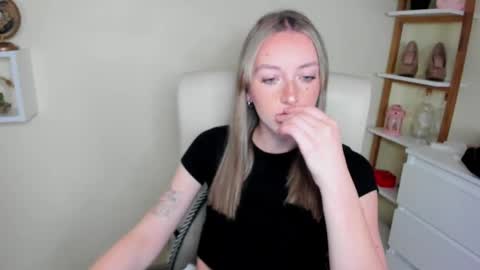 evelynblond online show from 11/28/25, 01:47