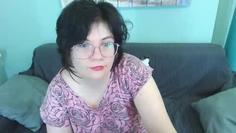 Snapshot of everly_rays chatting on 02/20/25, 01:40 Everly online show from 02/20/25, 01:40