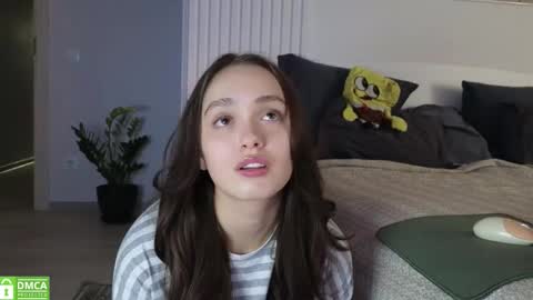 evi_woow online show from 11/10/25, 10:31