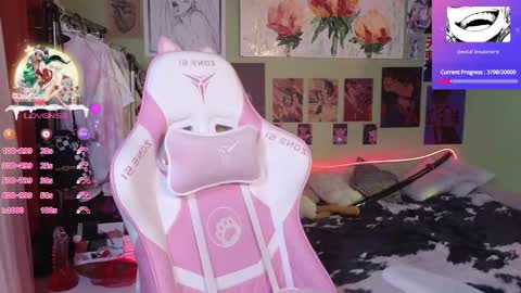 Evie online show from 12/26/24, 07:49