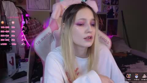 Evie online show from 01/10/25, 02:04