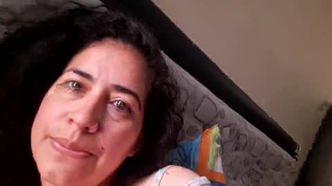 Snapshot of evolet_evolet_ chatting on 11/07/25, 02:17 Evolet online show from 11/07/25, 02:17