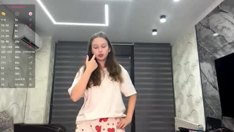 Snapshot of evonnesilvestre chatting on 11/01/25, 03:14 Eva online show from 11/01/25, 03:14