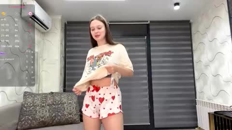 Snapshot of evonnesilvestre chatting on 11/02/25, 03:14 Eva online show from 11/02/25, 03:14