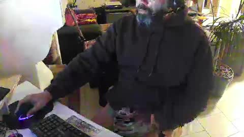 Snapshot of exibdevil chatting on 01/28/25, 08:58 Gio online show from 01/28/25, 08:58