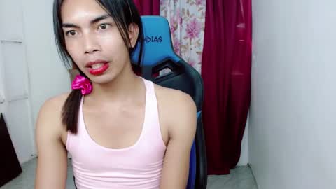 Snapshot of exotic_blacklixexx69 chatting on 02/19/25, 03:50 Lixe online show from 02/19/25, 03:50