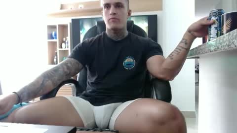 Snapshot of exotic_dude chatting on 02/18/25, 09:20 camilo online show from 02/18/25, 09:20