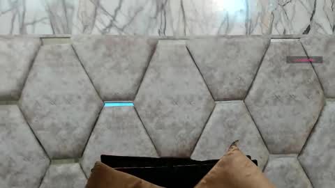 Alison online show from 10/18/25, 07:25