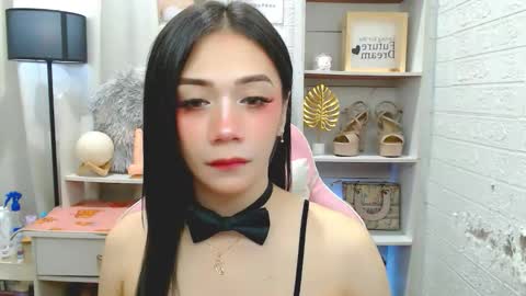 Snapshot of exotictssavie chatting on 11/12/25, 04:29 exotictssavie online show from 11/12/25, 04:29