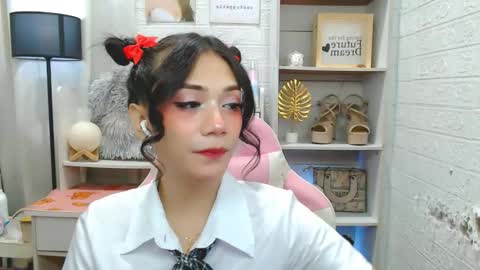 Snapshot of exotictssavie chatting on 11/16/25, 06:35 exotictssavie online show from 11/16/25, 06:35