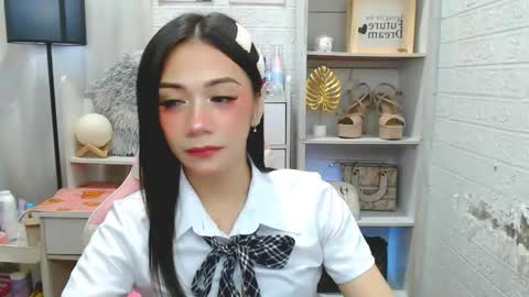 Snapshot of exotictssavie chatting on 11/26/25, 12:11 exotictssavie online show from 11/26/25, 12:11