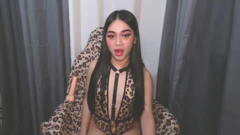 Snapshot of expensivets_chloe chatting on 02/14/25, 09:03 chloee online show from 02/14/25, 09:03